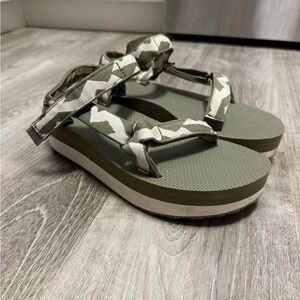 Teva Platform Mountain Print Universal Sandals 💚🤍